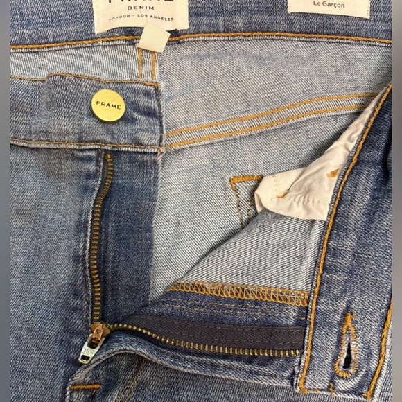 FRAME Le Garcon Mid Rise Relaxed Straight Leg Released Raw Hem Blue Jean Size 31 - Picture 13 of 13